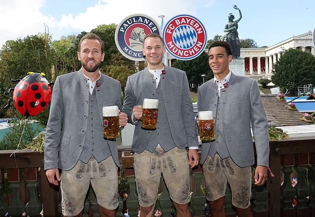 Harry Kane shijon festimet e Oktoberfest në Mynih, vetëm 24 orë pasi realizoi hat-trick