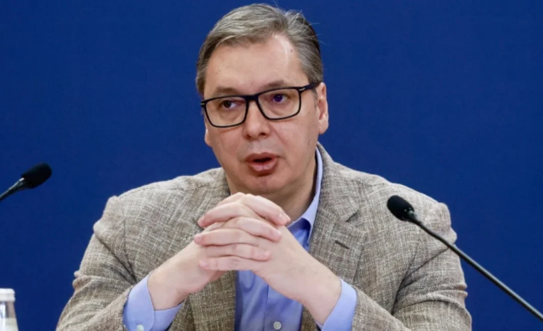 Vuçiç i drejtohet Perëndimit: Po na merrni Kosovën që t’i hiqni Putinit asin nën mëngë