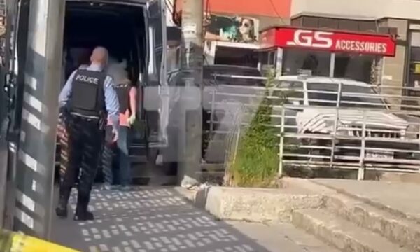 Drejtoresha e Qendrës Sociale tregon si u vra 21-vjeçarja: U përballën kur i shoqi solli djalin