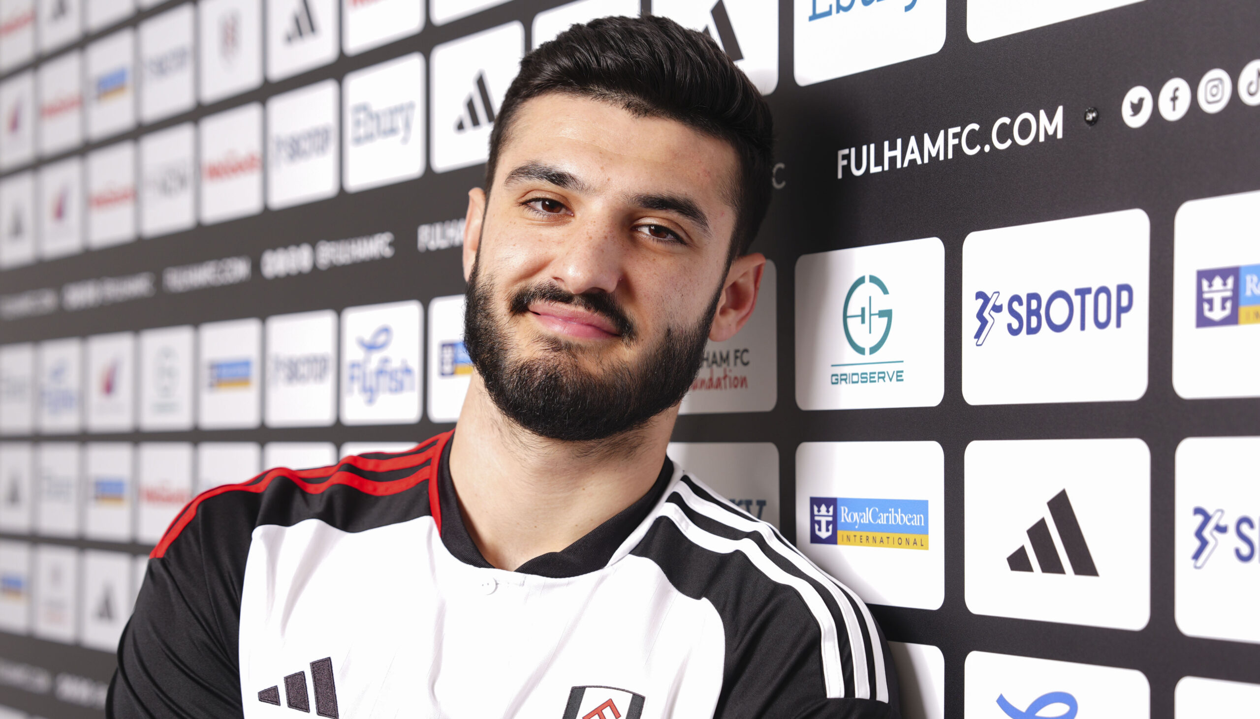 Lajm i mirë për Brojën, tekniku i Fulham e grumbullon për ndeshjen e Premier
