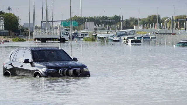 VIDEO/ Çfarë thonë shkencëtarët për përmbytjet historike në Dubai dhe konspiracioni për kripën…