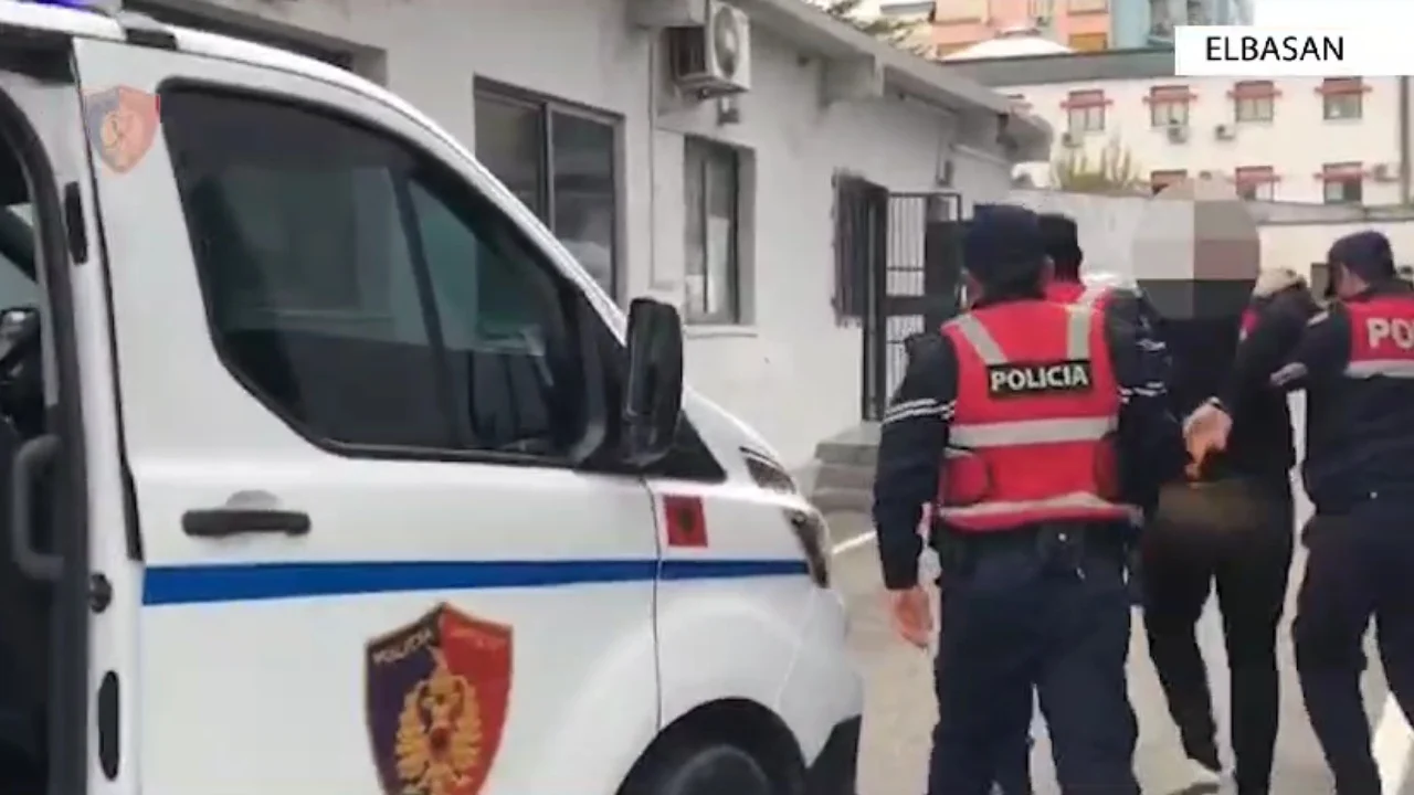 E rëndë në Elbasan! Dy burra abuzuan seksualisht 31-vjeçarin me aftësi të kufizuara, arrestohen