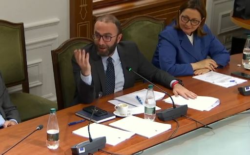 “Ke fjetur me Lulin”, “Mos u merr me mua”! Sherr te Ligjet mes Bardhit e Ballës, shkak “prefekti”