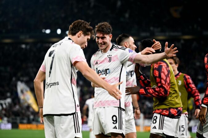 Juventus me një këmbë në finalen e Kupës së Italisë, “hakmerret” ndaj Lacios (Video)