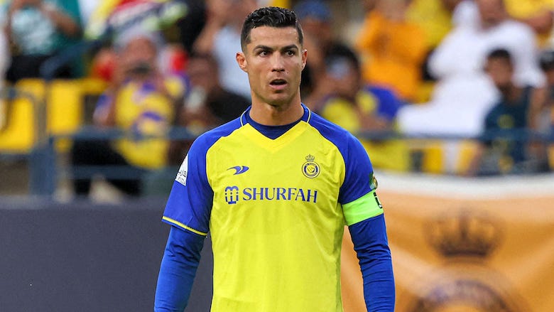 VIDEO/ Ronaldon s’e mbajnë më nervat, godet me brryl kundërshtarin dhe “skuqet”