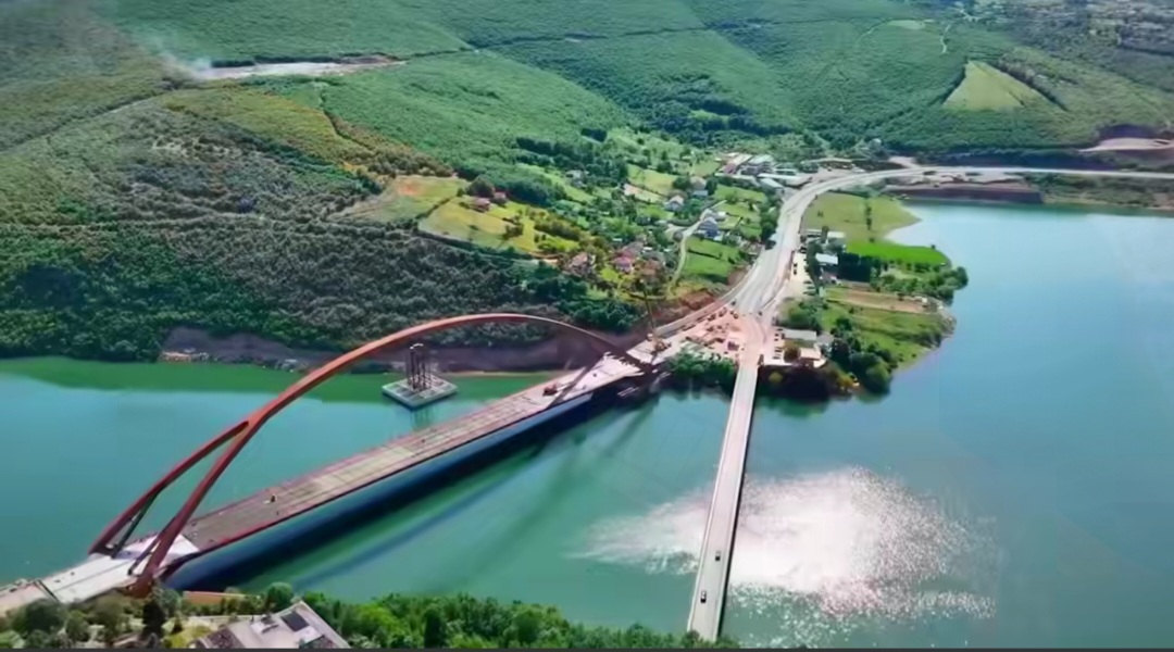 Rama tallet me shqiptarët, 4 vjet për ndërtimin e Urës së Madhe të Kukësit