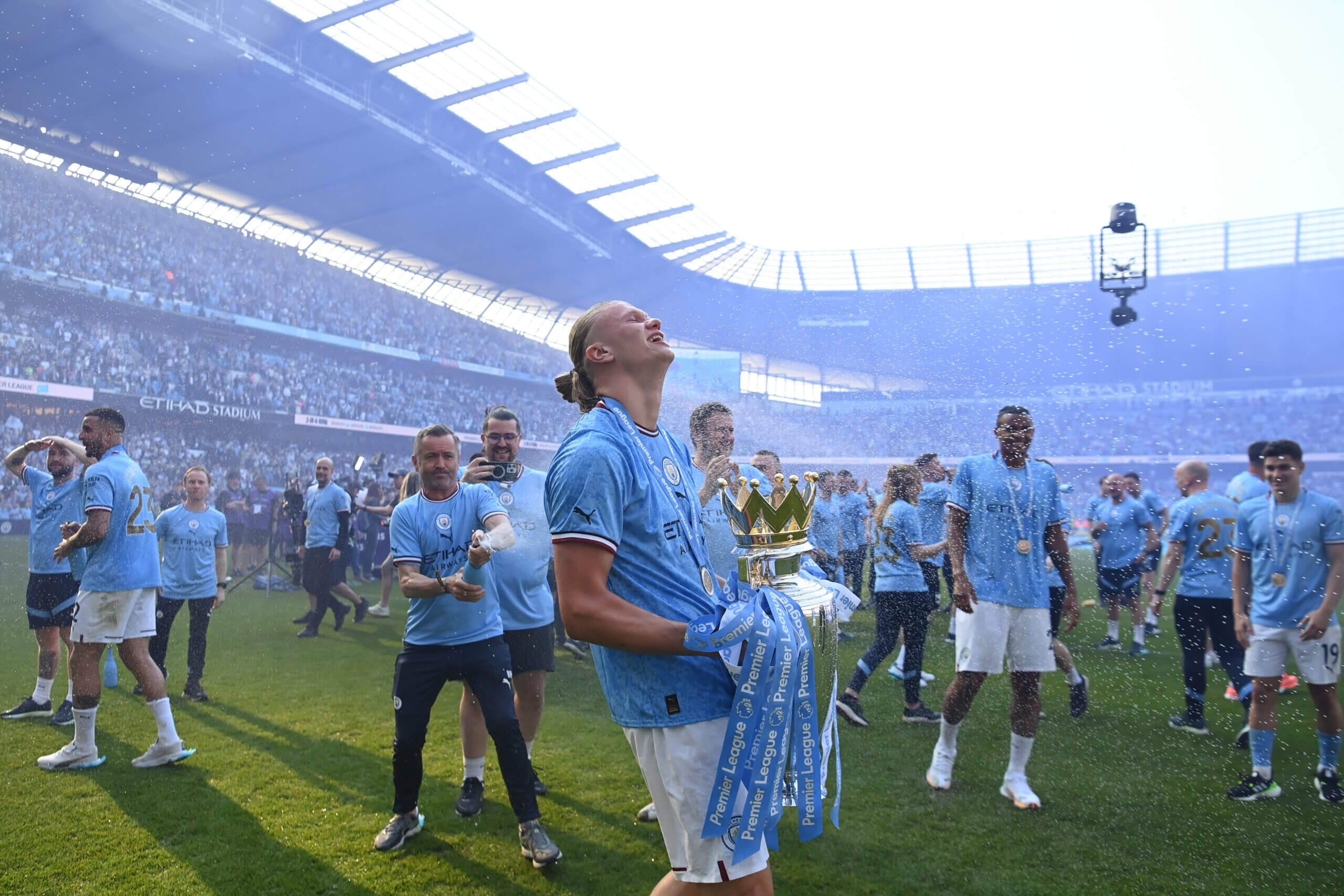 Manchester City e bën përsëri! Fiton titullin e katërt radhazi të Premier dhe të dhjetin në histori