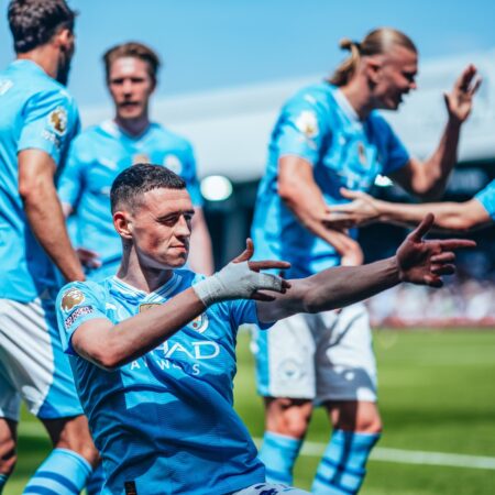 Manchester City fiton dhe merr kreun e Premier, Broja luan 30 minuta por pa sukses
