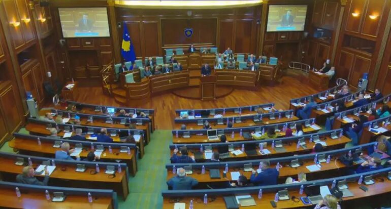 VOA: Zgjedhjet e parakohshme parlamentare në Kosovë, tani pjesë e diskutimeve të partive politike