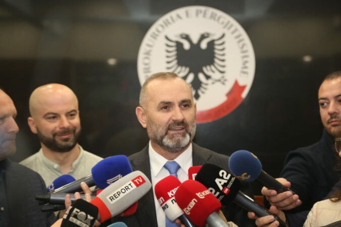 Manja takohet me kryeprokurorin Çela dhe kreun e SPAK-ut: T’u garantohet profesioni pas mandatit