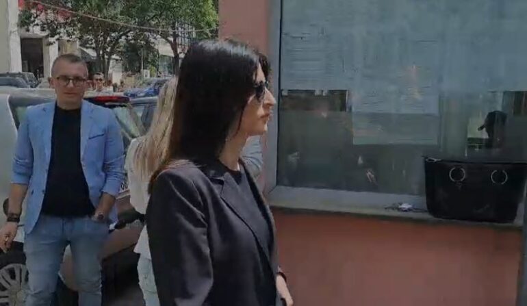 Inceneratori i Tiranës, edhe kryebashkiakja e Durrësit Emirjana Sako paraqitet në SPAK për dëshmi