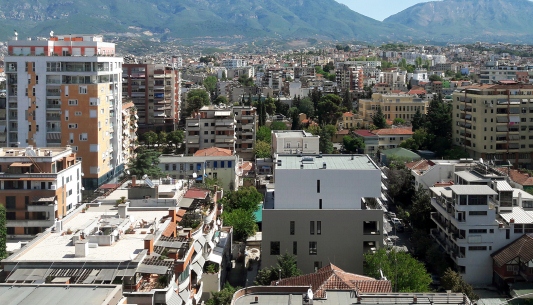 Kërkoni të rivlerësoni pasurinë? Qeveria hap fushatë të re me normë tatimi shumë të ulët