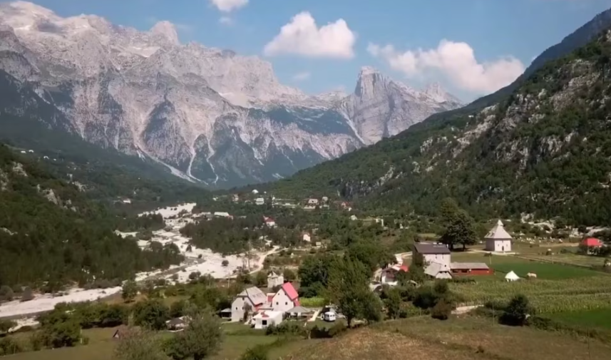 Zona veriore e Shqipërisë me pasuri turistike ende të pashfrytëzuara, mungojnë investimet