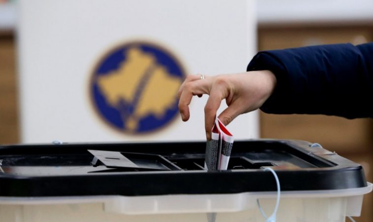 Si do të votonin qytetarët në Kosovë nëse do të kishte zgjedhje sot? Rritet pakënaqësia për Kurtin