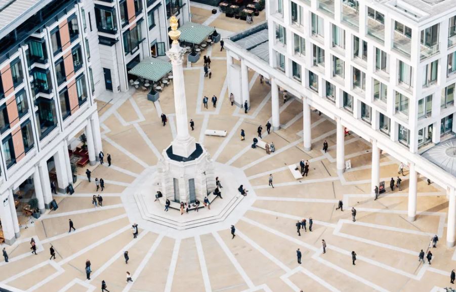 Londra bëhet sërish tregu më i madh i aksioneve në Evropë