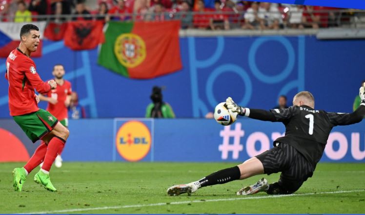 Portugalia fiton 2-1 me Çekinë. Ronaldo thyen një rekord të ri