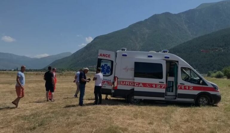 Masivi shkëmbor zë poshtë minatorin, plagoset rëndë 40-vjeçari. Niset me helikopter drejt Traumës