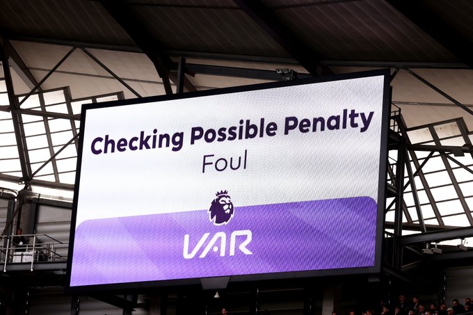 Do e heqin apo do e mbajnë VAR-in? Anglia merr vendimin, Premier League voton unanimisht që…