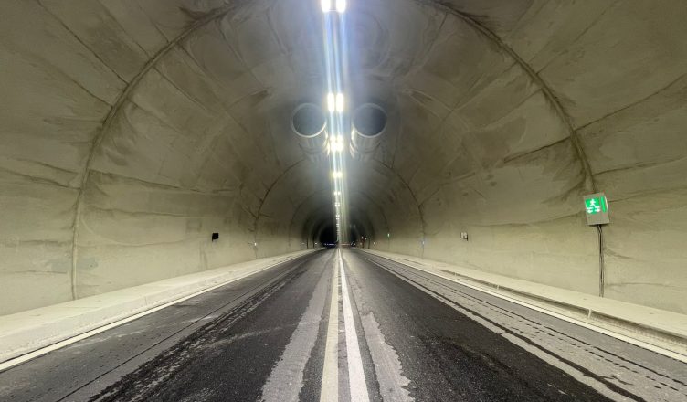 Hapet tuneli i Llogorasë – Për sa minuta do të bëhet rruga nga Dukati në Palasë?