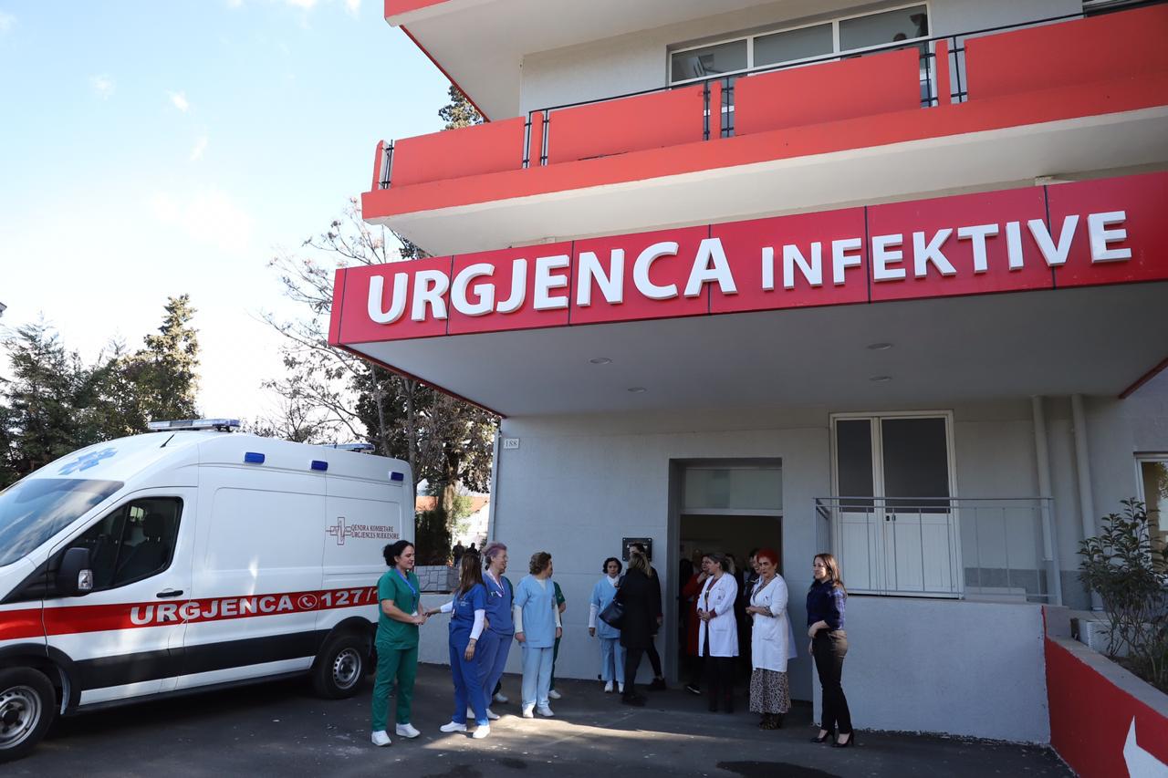 Mjekët japin alarmin: Omicron 3 në Shqipëri