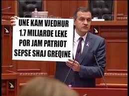 Humor i zi/ “Arrestohet hajduti, 2 metra i gjatë…!”, plasin memet për ish-ministrin Beqaj