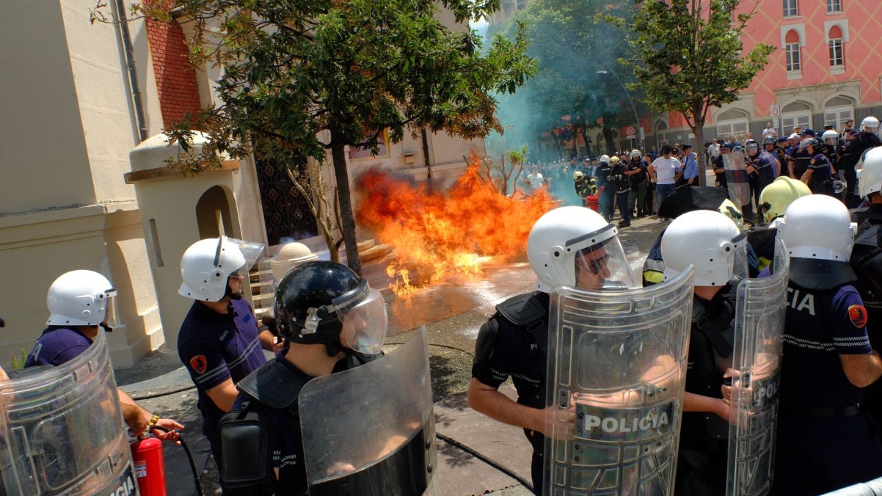 Sot protesta e 15-të e opozitës para Bashkisë, Policia njofton rrugët që bllokohen dhe masat