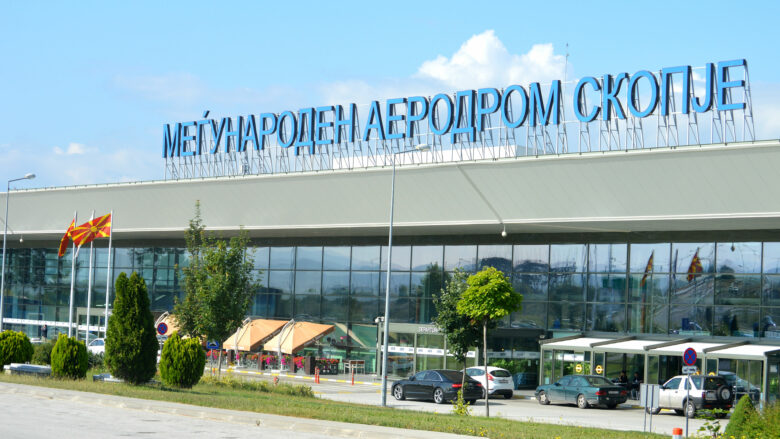 Incidenti me Vjosa Osmanin në Aeroportin e Shkupit, kompania TAV: Kemi detyrimin ligjor për të kontrolluar edhe pasagjerët VIP!