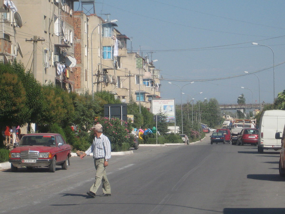 Abuzim me fondet e rindërtimit/ Arrestohen 5 zyrtarë të bashkisë Rrogozhinë