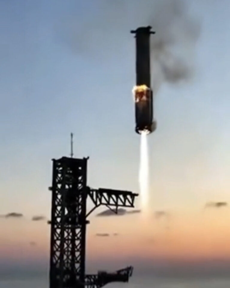 Historike‼️ Raketa e SpaceX zbret me sukses