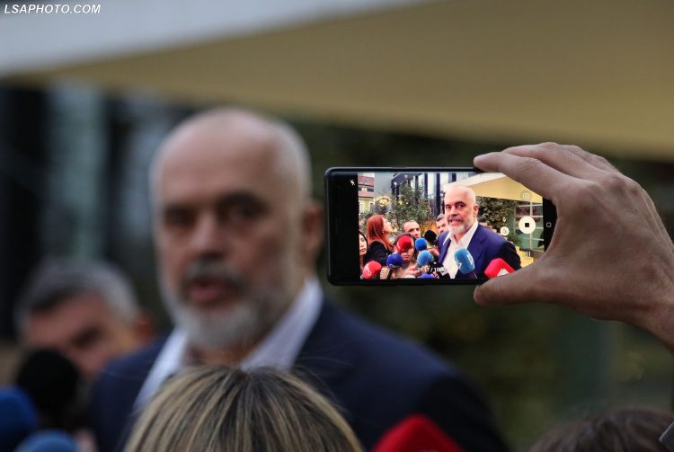 Edi Rama dhe Erjon Veliaj “monopolizojnë” mediat audiovizive kombëtare