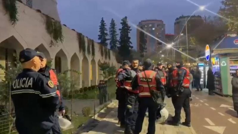 Opozita bllokon rrugët në Tiranë/ Ja pikat ku ndalohet qarkullimi për shkak të protestës