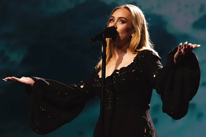 Adele tërhiqet nga muzika për t’u fokusuar tek familja… dhe ndoshta një fëmijë tjetër