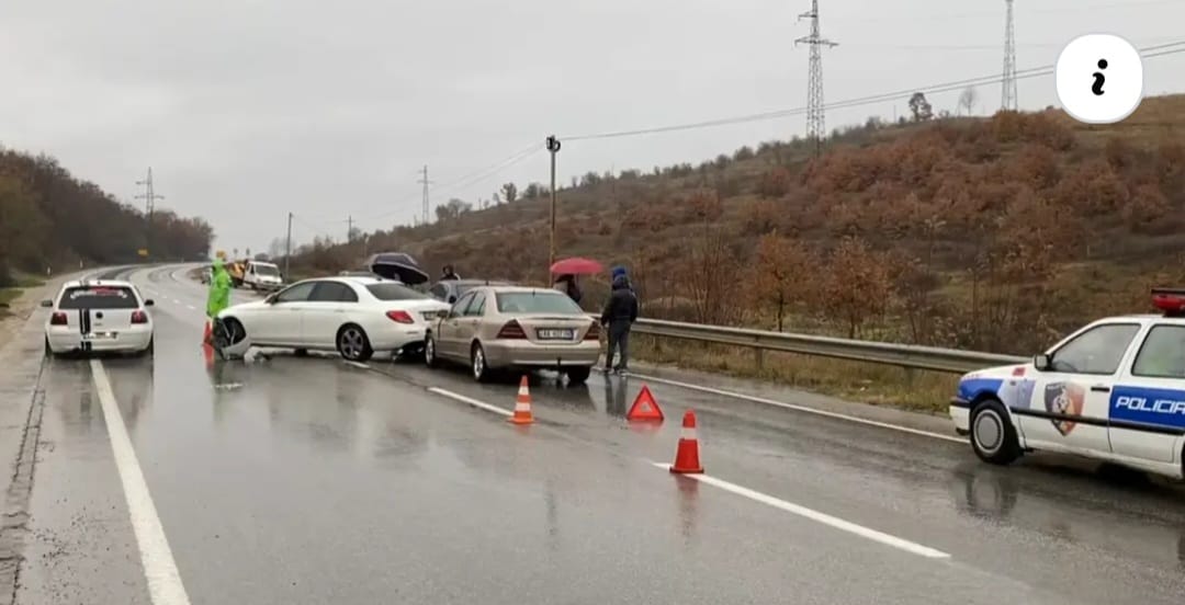 Aksident në Pogradec-Korçë, përplasen 3 makina