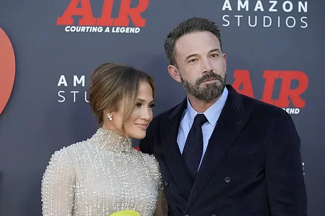 JLo dhe Ben Affleck shkëmbejnë dhuratat e Krishtlindjeve! A do të ketë një pajtim në të ardhmen?