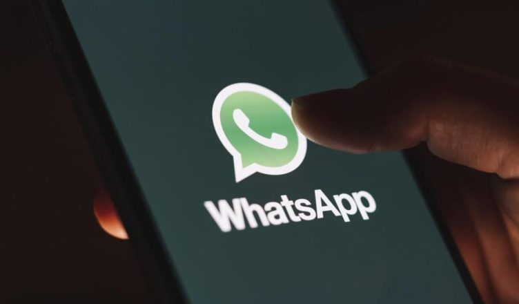 Dhjetra përdorues të WhatsApp janë hakuar nga kompania izraelite spyware