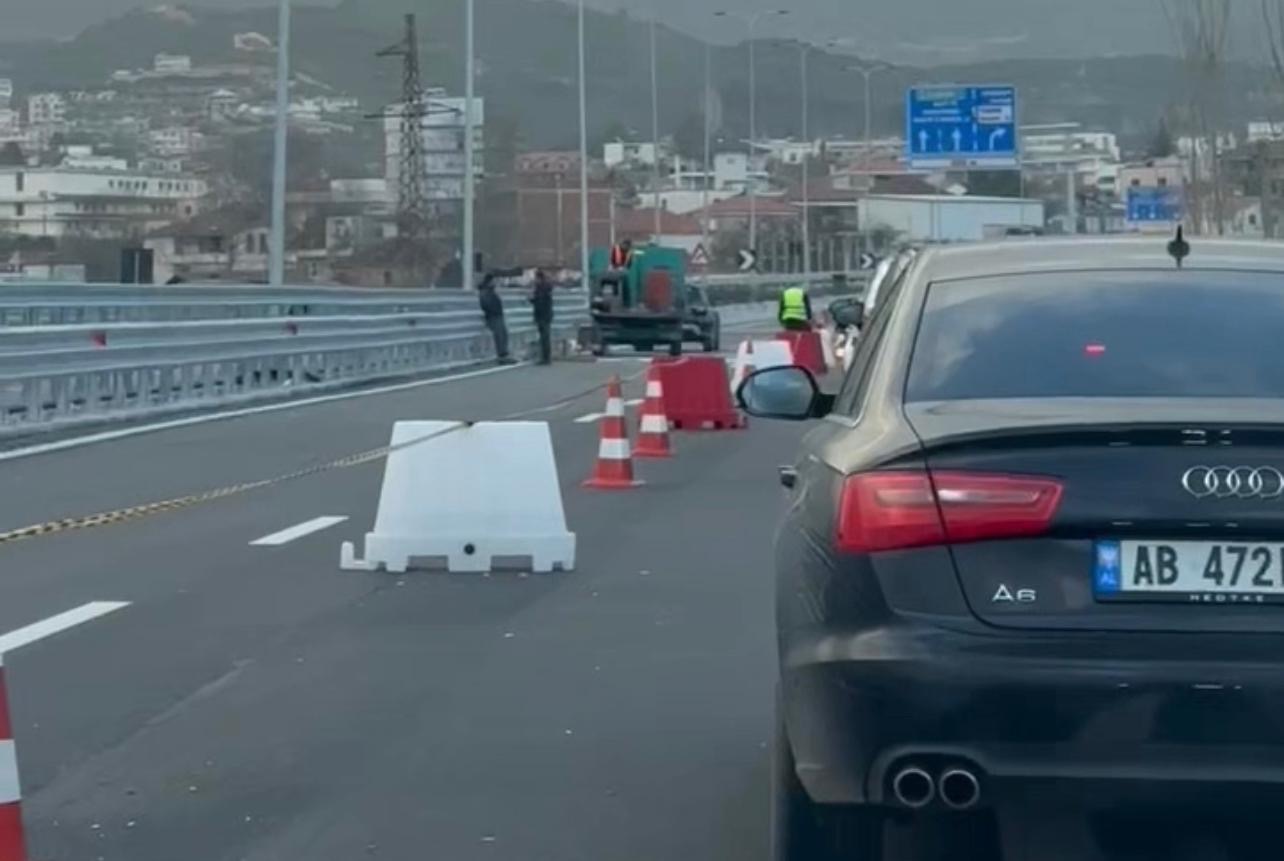 Video/ Punimet e Unazës së Madhe bllokojnë rrugën. Trafik i rënduar në kryeqytet