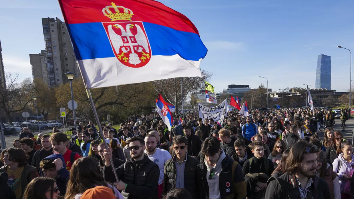 Rritet presioni ndaj Vuçiç/ Studentë nuk bëjnë asnjë hap pas