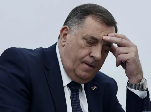 Millorad Dodik dënohet me një vit burgim dhe gjashtë vjet ndalesë të ushtrimit të detyrës së presidentit