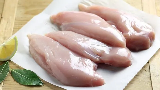 Skandali me filetot me salmonelë/ Ja kush fshihet pas kompanisë “AMG FOOD”