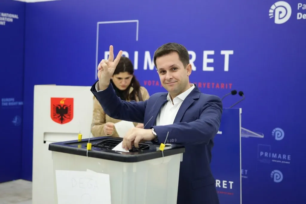 Zgjedhjet, Ilir Alimehmeti zbulon armën më të fortë të opozitës që do të “fundosë” mazhorancën në 11 maj