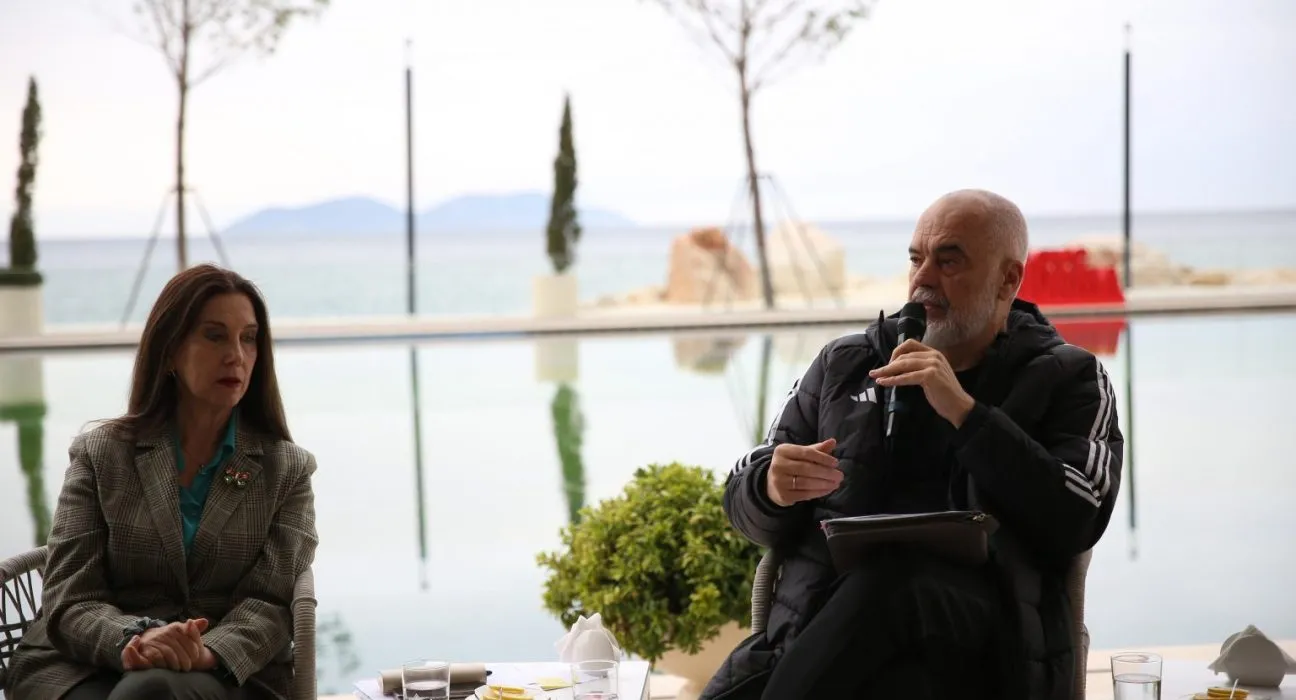 Rama me pronarët e hoteleve: Po ja bëni shtetit me hile. S’ka më nëndeklarime