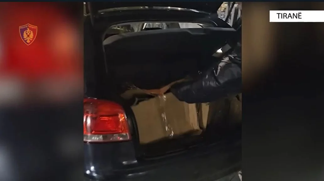 EMRI/ Me mbi 8 kg drogë në makinë, arrestohet në Laprakë 56-vjeçari! Ja çfarë ju gjet në banesë