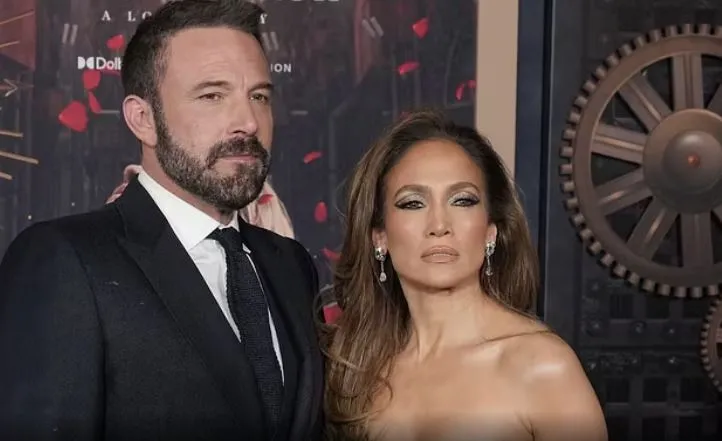 Jennifer Lopez e zemëruar nga fotot e Ben Affleck pranë ish-bashkëshortes së tij