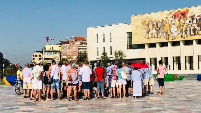 Një turist në Shqipëri shpenzoi mesatarisht 426 euro