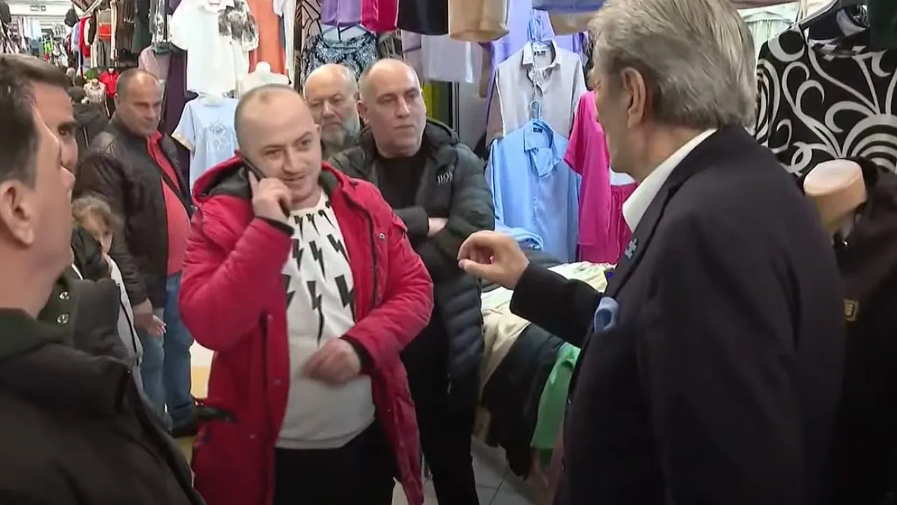 VIDEO virale/ Biznesmenit i bie telefoni gjatë takimit me Berishën: Jam me Salën