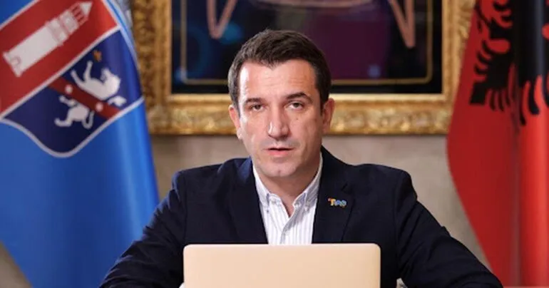 Nga titujt, oraret, emrat dhe gjithçka tjetër/ Përgjimet zbulojnë “tentakulat” e Veliajt në media