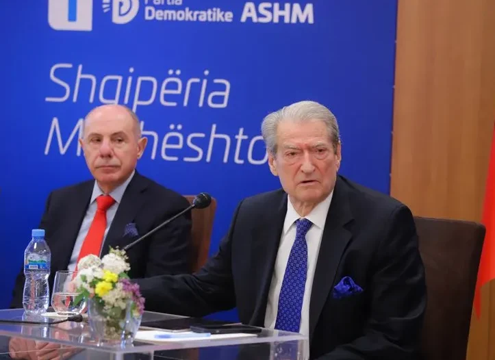 Berisha: Rama i ka trajtuar në mënyrë çnjerëzore pensionistët në 12 vite! PD do ju ulë çmimin e energjisë dhe ujit