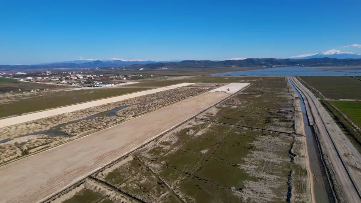 Goditje e fortë për projektin e aeroportit të Vlorës/ Aeroporti i Mynihut tërhiqet nga ndërtimi
