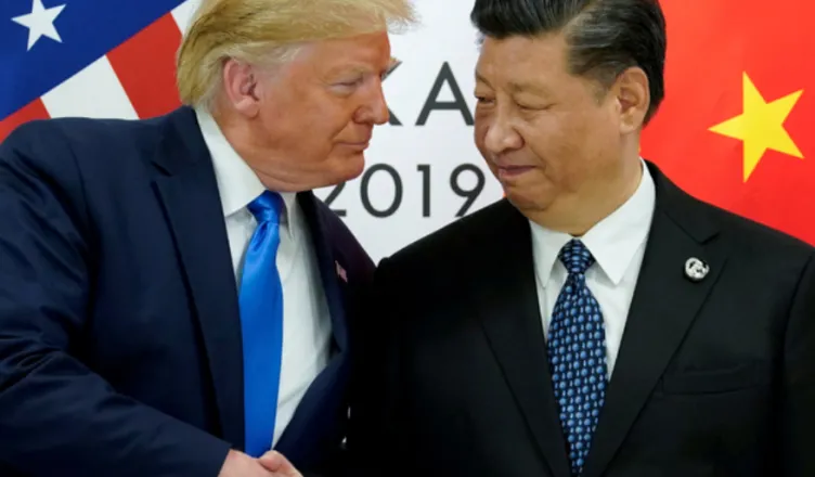 Trump rrit sërish tarifat për Kinën, i çon në 145%