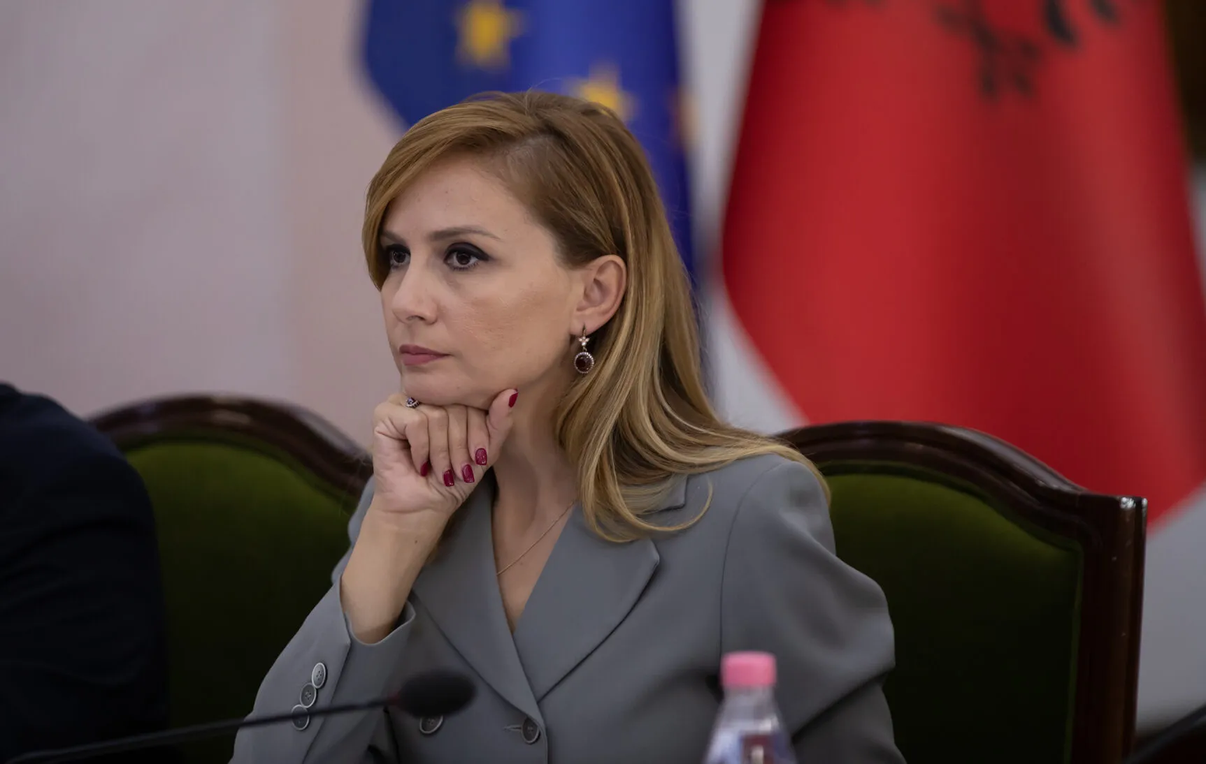 Çifti mjek-mësuese/ Jorida Tabaku: Nuk sigurojnë dot një apartament në Shqipëri, koha për t’i mbrojtur